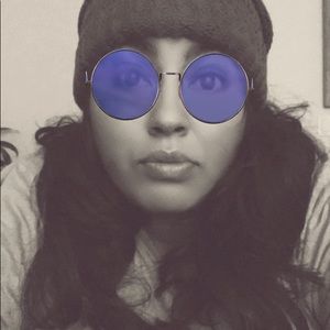 Meet your Posher, Carmen